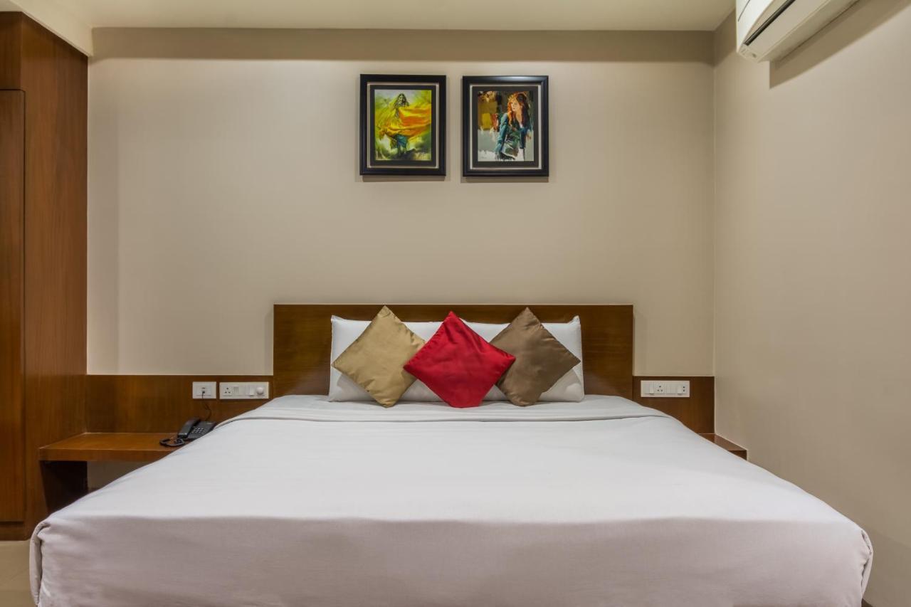 Hotel Five Elements à Visakhapatnam Extérieur photo