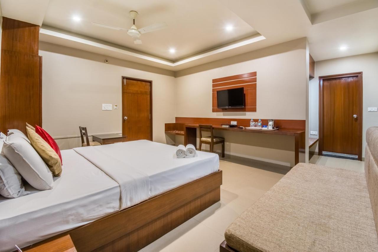 Hotel Five Elements à Visakhapatnam Extérieur photo