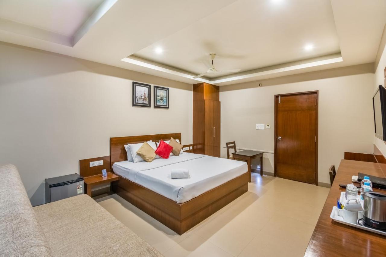 Hotel Five Elements à Visakhapatnam Extérieur photo