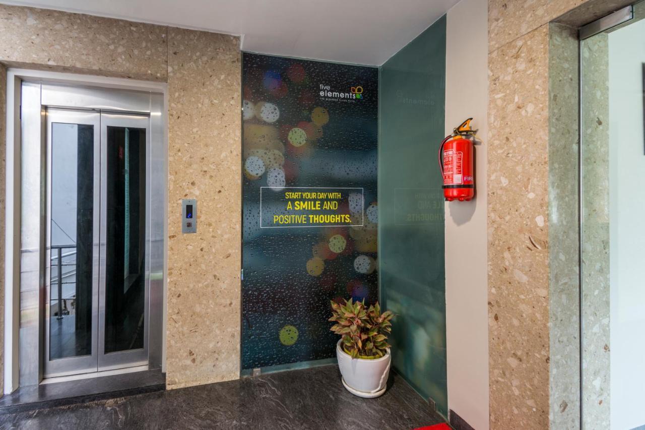 Hotel Five Elements à Visakhapatnam Extérieur photo