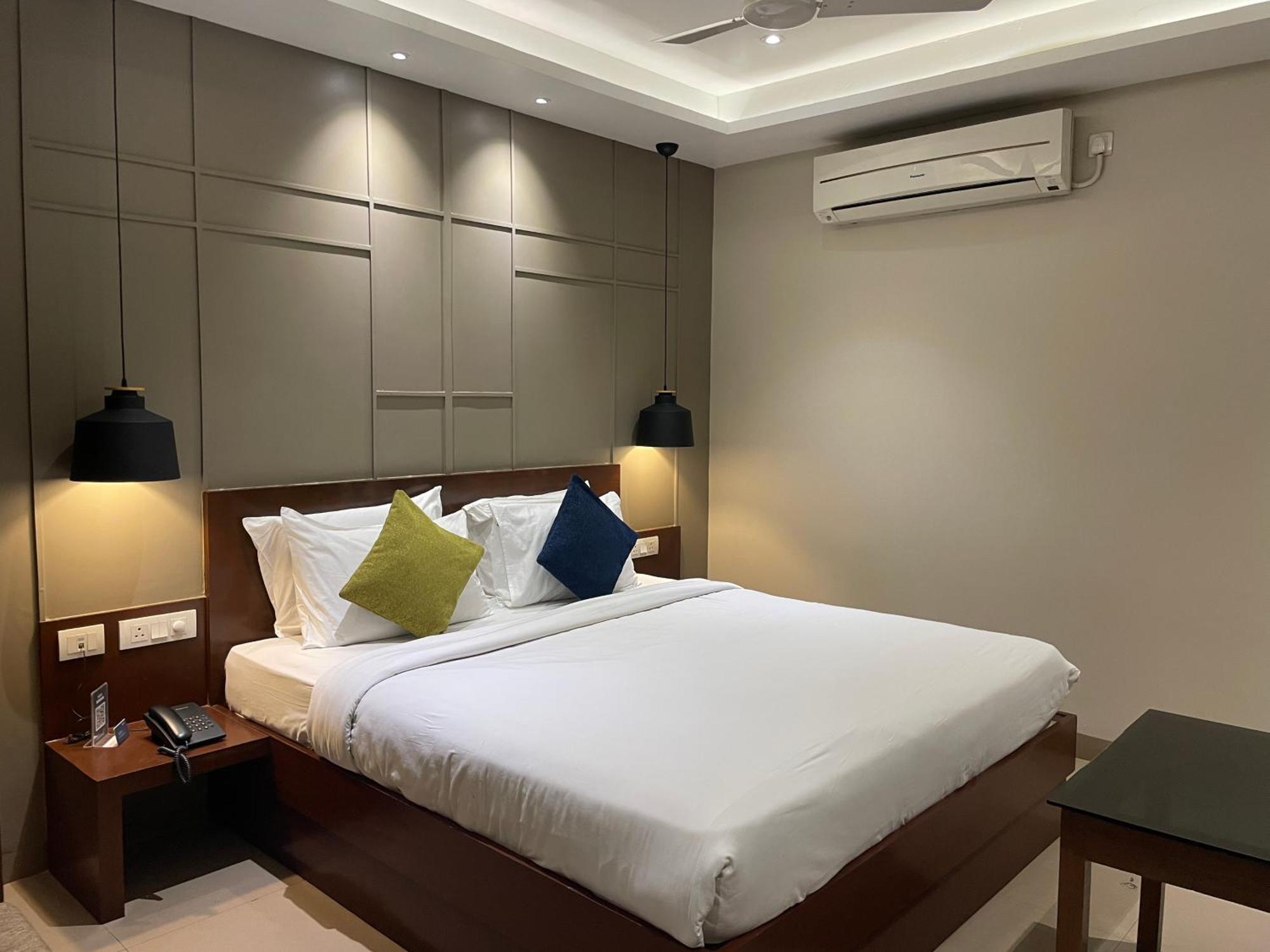 Hotel Five Elements à Visakhapatnam Extérieur photo